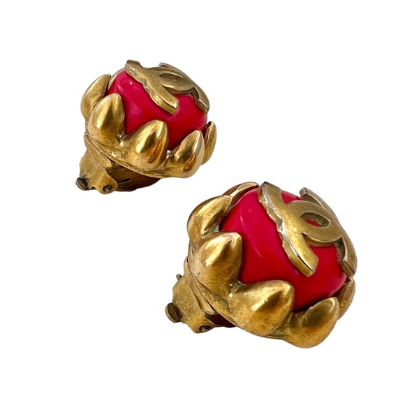 *SOLD* AUTHENTIC Vintage CHANEL Red And Gold Logo CC Clip-on Earrings - Picture 3 of 6